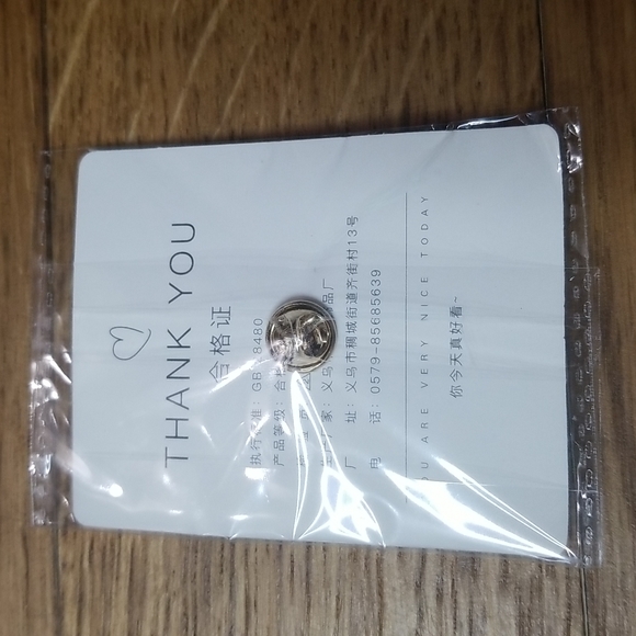 NWT n y u Airplane Enamel Pin - Picture 2 of 2